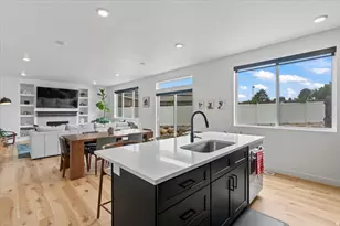 4892 S Snarr Haven Ct W, Taylorsville, UT 84129 - Photo 10