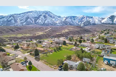 650 E Bridger Ln, Elk Ridge, UT 84651 - Photo 6