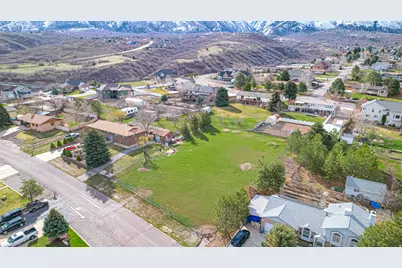 650 E Bridger Ln, Elk Ridge, UT 84651 - Photo 18