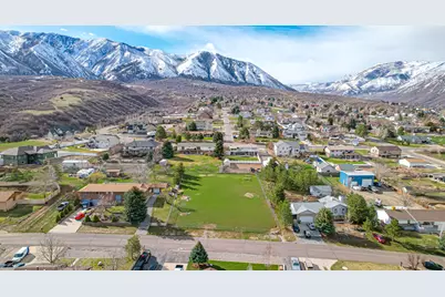 650 E Bridger Ln, Elk Ridge, UT 84651 - Photo 4