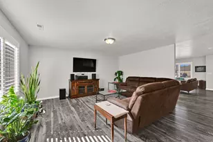 892 N Flint Circle, Tooele, UT 84074 - Photo 6