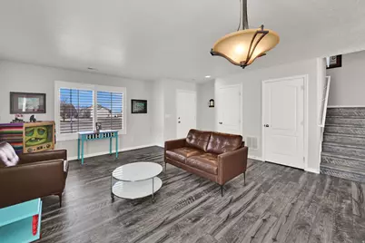 892 N Flint Cir, Tooele, UT 84074 - Photo 4