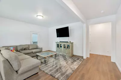 10712 S Kestrel Rise Rd, South Jordan, UT 84009 - Photo 4