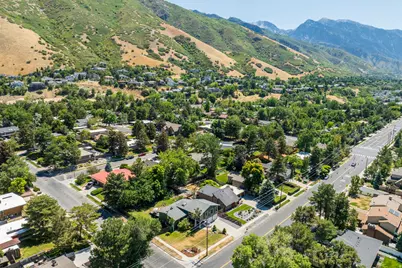 7717 S 3500 E, Cottonwood Heights, UT 84121 - Photo 52