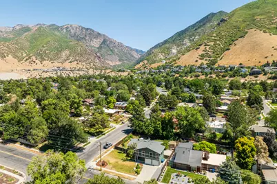 7717 S 3500 E, Cottonwood Heights, UT 84121 - Photo 48