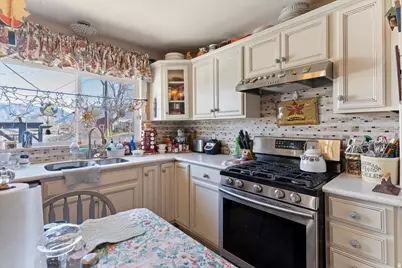 224 W 4600 S, Washington Terrace, UT 84405 - Photo 10