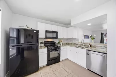 7939 N Dundee Dr, Eagle Mountain, UT 84005 - Photo 8