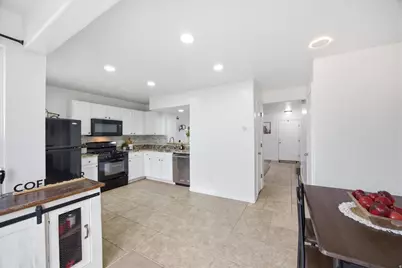 7939 N Dundee Dr, Eagle Mountain, UT 84005 - Photo 12