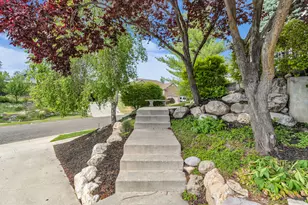 882 E Windsor Ln N, Kaysville, UT 84037 - Photo 4