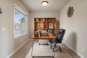 644 S Peachtree Ln E, Saratoga Springs, UT 84045 - Photo 2