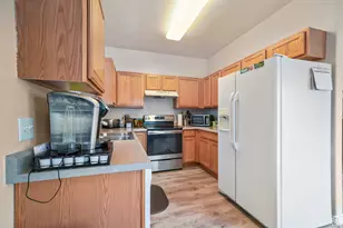 1898 W Pointe Meadow Loop, Lehi, UT 84048 - Photo 8