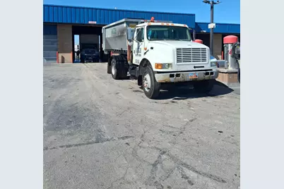 400 W Universal Cir, Sandy, UT 84070 - Photo 2