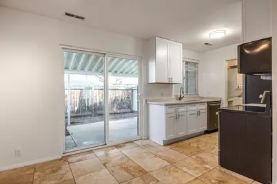 6066 S 2075 E, Holladay, UT 84121 - Photo 6