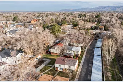 6066 S 2075 E, Holladay, UT 84121 - Photo 16