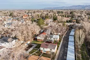 6066 S 2075 E, Holladay, UT 84121 - Photo 16