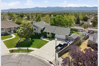 1320 E Woodhill Cir, Sandy, UT 84092 - Photo 50
