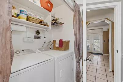 1320 E Woodhill Cir, Sandy, UT 84092 - Photo 32