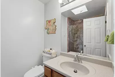 1320 E Woodhill Cir, Sandy, UT 84092 - Photo 12