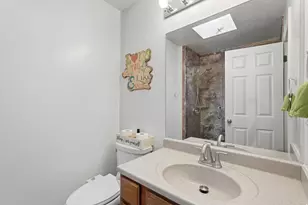 1320 E Woodhill Circle, Sandy, UT 84092 - Photo 12