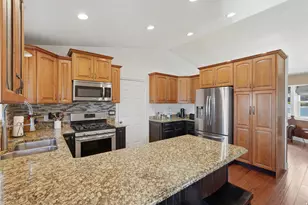 1320 E Woodhill Circle, Sandy, UT 84092 - Photo 8