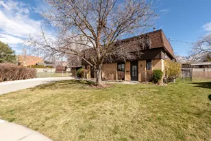 1899 E Wellington Circle, Holladay, UT 84117 - Photo 2
