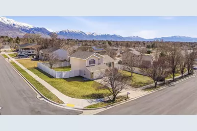 1056 N 300 W, American Fork, UT 84003 - Photo 2