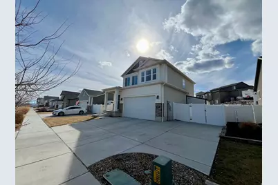 6135 N Boulter Peak Ln, Eagle Mountain, UT 84005 - Photo 4