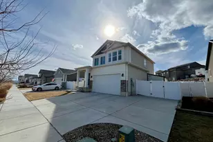 6135 N Boulter Peak Ln, Eagle Mountain, UT 84005 - Photo 4