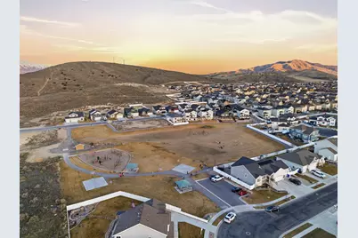 7884 N Seabiscuit Rd, Eagle Mountain, UT 84005 - Photo 32