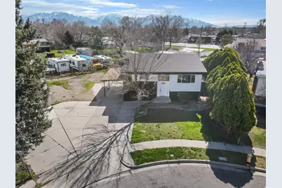 3055 S Dennis Cir, West Valley, UT 84120 - Photo 6