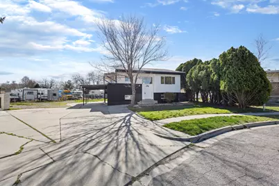 3055 S Dennis Cir, West Valley, UT 84120 - Photo 1