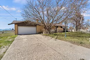 570 S Main, Willard, UT 84340 - Photo 2