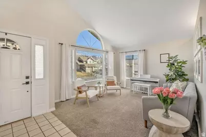 462 S Pitford Dr, Centerville, UT 84014 - Photo 2