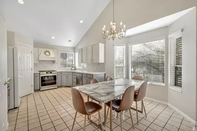 462 S Pitford Dr, Centerville, UT 84014 - Photo 4