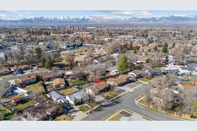 876 E Chariot Dr, Sandy, UT 84094 - Photo 34