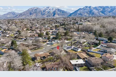 876 E Chariot Dr, Sandy, UT 84094 - Photo 30