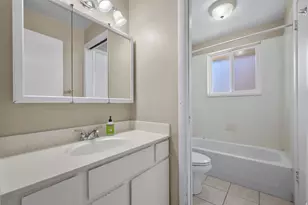 876 E Chariot Dr, Sandy, UT 84094 - Photo 14