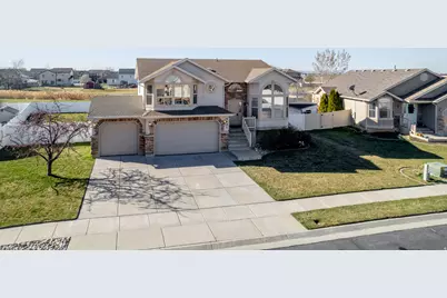 4641 W 5675 S, Hooper, UT 84315 - Photo 2