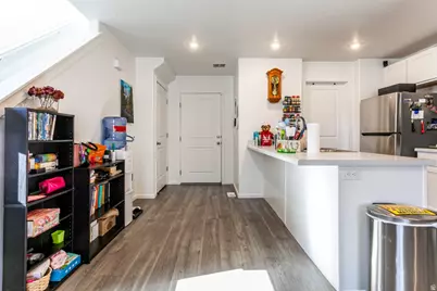 1822 N Blue Iris Ave #1055, Tooele, UT 84074 - Photo 8