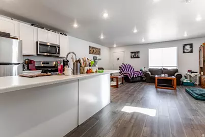 1822 N Blue Iris Ave #1055, Tooele, UT 84074 - Photo 4