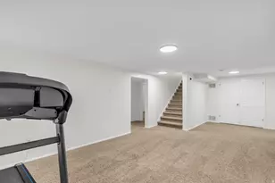 8921 S Shady Meadow Dr, Sandy, UT 84093 - Photo 30