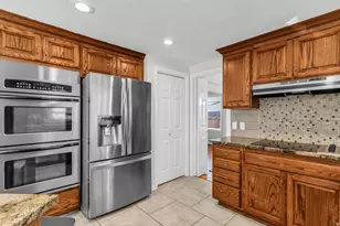 8921 S Shady Meadow Dr, Sandy, UT 84093 - Photo 4