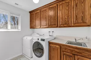 8921 S Shady Meadow Dr, Sandy, UT 84093 - Photo 18