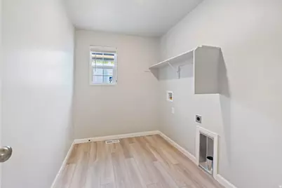 282 N Roundabout St, Saratoga Springs, UT 84045 - Photo 6