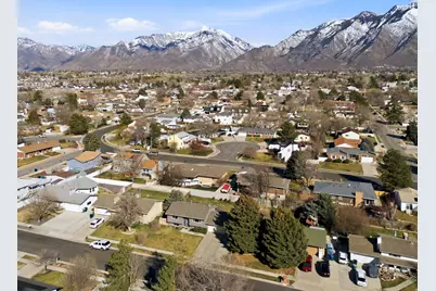 10889 S Granite Dr E, Sandy, UT 84094 - Photo 32