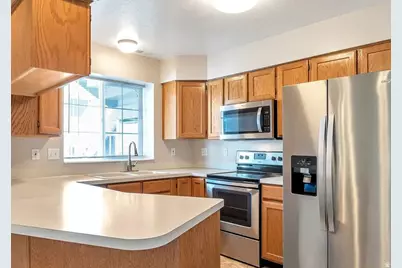 380 W 4900 S #11, Washington Terrace, UT 84405 - Photo 2