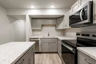 1032 E 400 S, Salt Lake City, UT 84102 - Photo 2