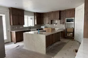 692 E Mountain Rd N, North Ogden, UT 84414 - Photo 2