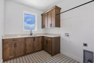 692 E Mountain Rd N, North Ogden, UT 84414 - Photo 14