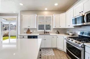 3803 W Coastal Dune Dr, South Jordan, UT 84009 - Photo 12